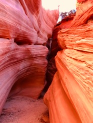 peekaboo slot canyon